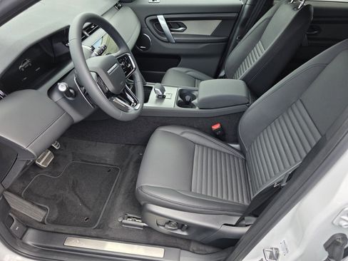 Used 2026 Land Rover Discovery Sport Landmark AWD/4WD image 10