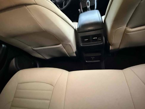 Used 2016 Ford Edge SE image 69