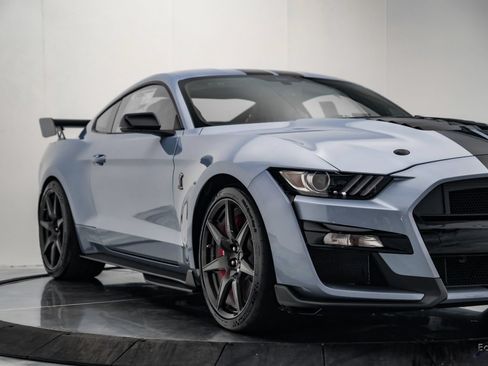 Used 2022 Ford Mustang Shelby GT500 w/ Carbon Fiber Track Pack RWD image 24