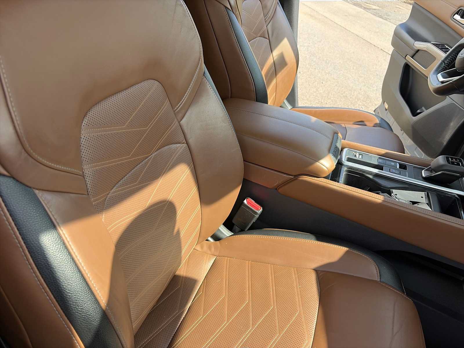 Used 2022 Nissan Pathfinder Platinum w/ Cargo Package FWD image 27