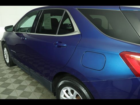 Used 2020 Chevrolet Equinox LT w/ Driver Convenience Package image 15