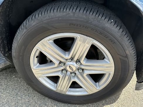 Used 2018 Ford Expedition Max XLT image 11