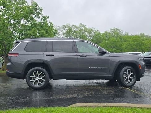 Used 2024 Jeep Grand Cherokee L Limited AWD/4WD image 31