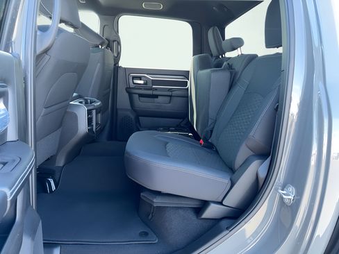 New 2026 RAM 2500 Big Horn AWD/4WD image 12