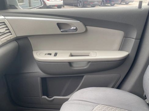 Used 2012 Chevrolet Traverse LT image 12