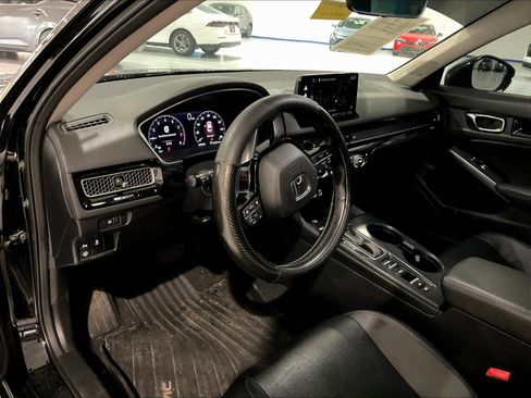 Used 2022 Honda Civic Touring image 4