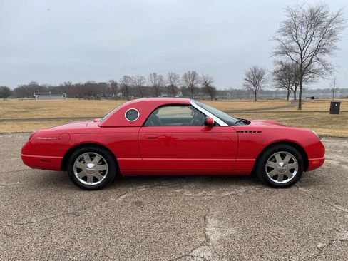 Used 2002 Ford Thunderbird Deluxe image 21