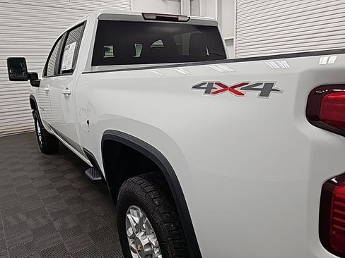 Used 2021 Chevrolet Silverado 2500 LT w/ Fleet Comfort Package image 6