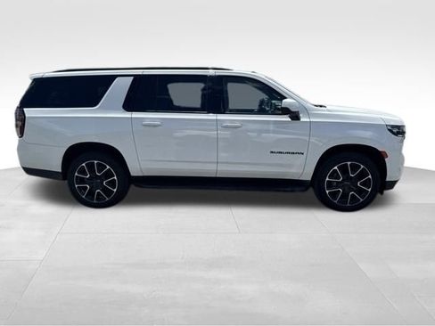 Used 2023 Chevrolet Suburban RST AWD/4WD image 6