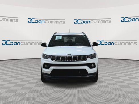 Used 2024 Jeep Compass Latitude w/ Altitude Special Edition AWD/4WD image 4