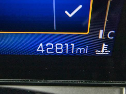 Used 2025 Chevrolet Trax LT FWD image 21