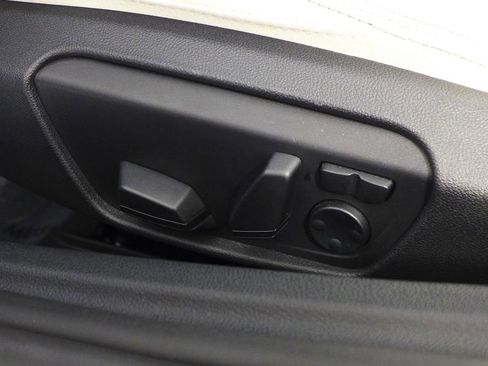 Used 2025 BMW Z4 M40i w/ Premium Package image 24