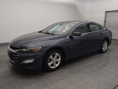Used 2020 Chevrolet Malibu LS w/ LPO, Convenience Package 2 FWD image 2
