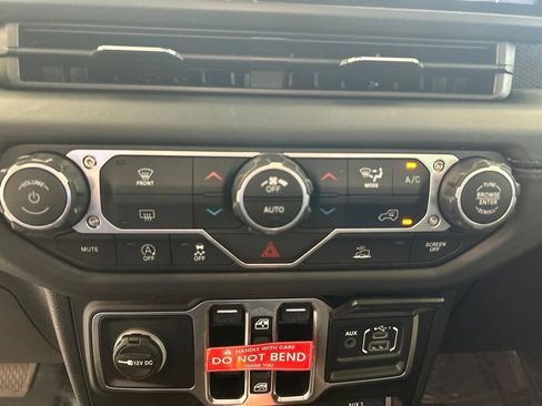 Used 2026 Jeep Wrangler Unlimited Rubicon AWD/4WD image 50