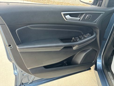 Used 2018 Ford Edge Titanium w/ Cold Weather Package FWD image 15