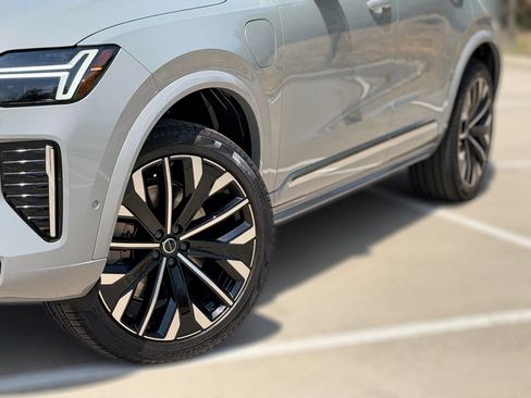 New 2026 Volvo XC90 T8 Plus w/ Protection Package Premier AWD/4WD image 7
