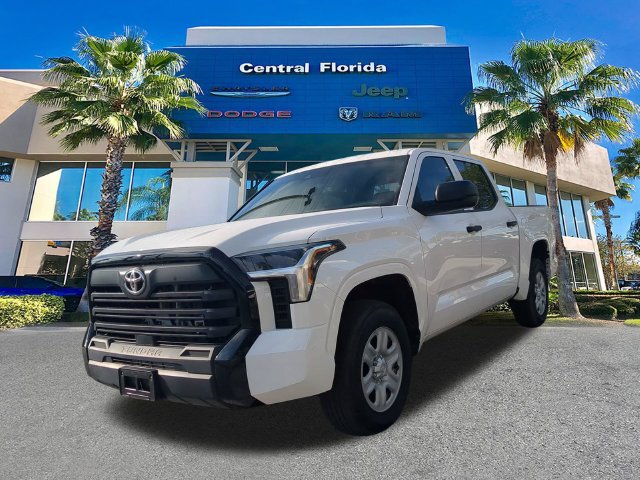 Used 2025 Toyota Tundra SR w/ SR Tow Package AWD/4WD image 9