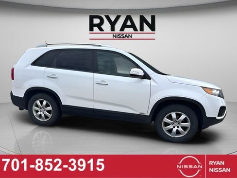 Used 2011 Kia Sorento LX AWD/4WD image 2