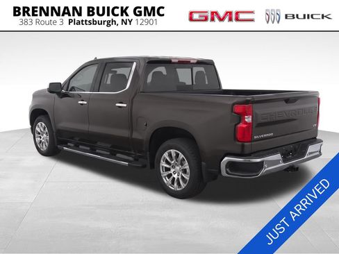Used 2021 Chevrolet Silverado 1500 LTZ w/ LTZ Premium Package AWD/4WD image 3