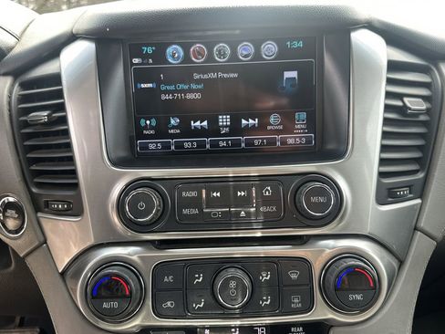 Used 2017 Chevrolet Suburban LT w/ Luxury Package image 32