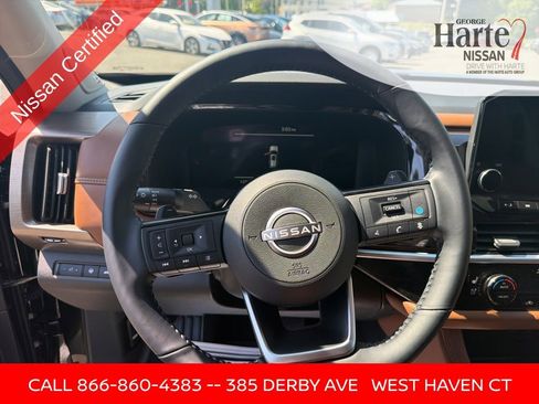 Certified 2025 Nissan Pathfinder Platinum w/ Cargo Package AWD/4WD image 12