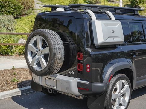 Used 2020 Land Rover Defender 110 SE image 15