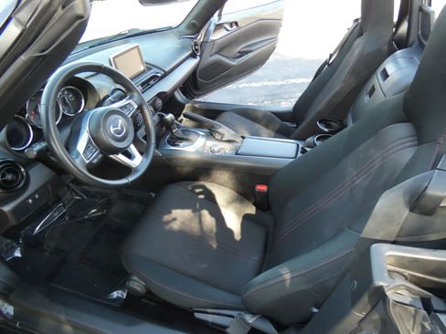 Used 2016 MAZDA MX-5 Miata Club image 34