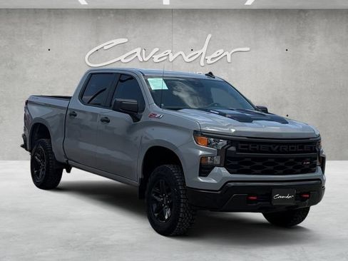 Used 2025 Chevrolet Silverado 1500 Custom Trail Boss AWD/4WD image 2