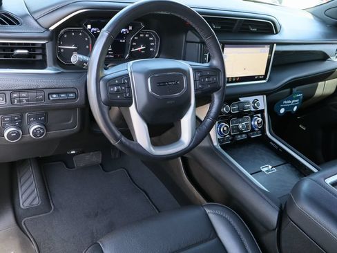 Certified 2021 GMC Yukon XL Denali w/ LPO, Illumination Package AWD/4WD image 12