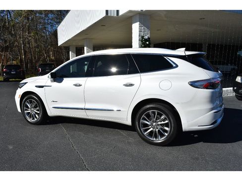 Used 2023 Buick Enclave Avenir w/ Avenir Technology Package image 2