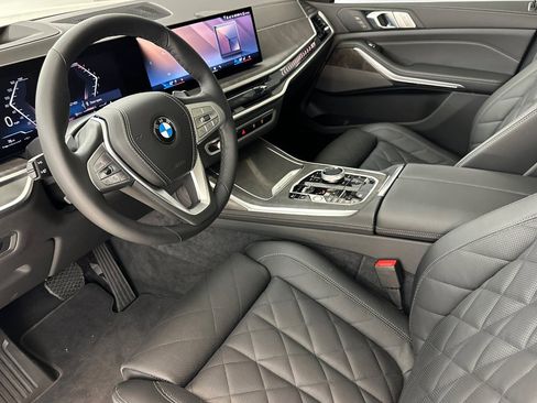 New 2026 BMW X7 xDrive40i w/ Premium Package image 4