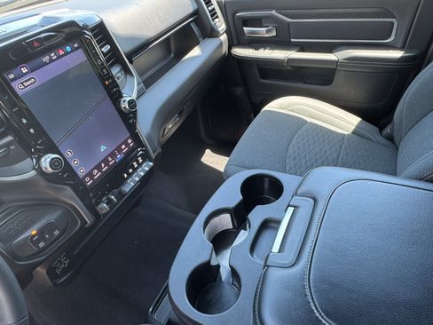 Used 2025 RAM 2500 Big Horn AWD/4WD image 30