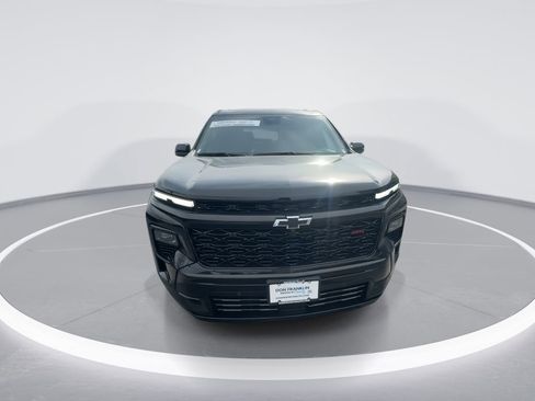 Used 2025 Chevrolet Traverse RS image 3