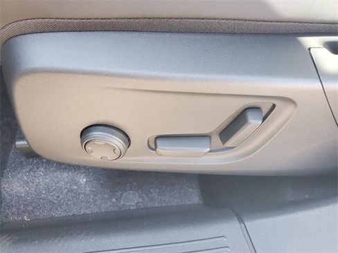 New 2026 Volvo XC40 B5 Ultra w/ Protection Package Premier image 15