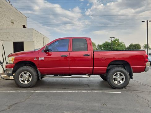 Used 2009 Dodge Ram 2500 Truck SLT w/ Popular Equipment Group AWD/4WD image 2