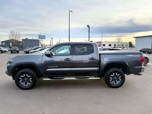 Used 2017 Toyota Tacoma TRD Off-Road w/ Tow Package (A/T) image 6