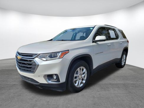 Used 2021 Chevrolet Traverse LT image 25
