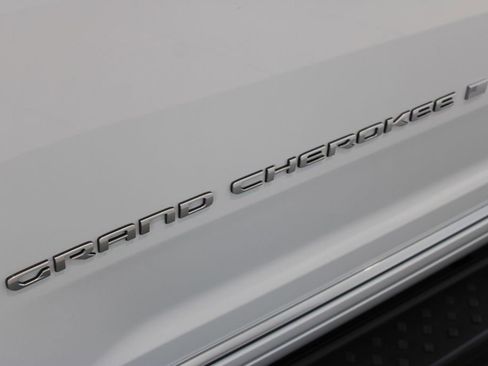 Used 2025 Jeep Grand Cherokee Summit w/ Adv Protech Group IV AWD/4WD image 37