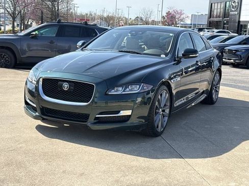 Used 2018 Jaguar XJ R-Sport image 8