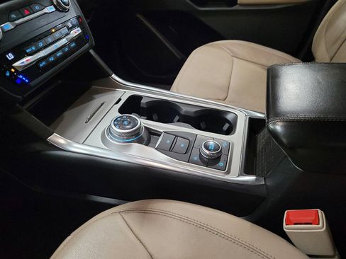 Used 2020 Ford Explorer Limited image 26