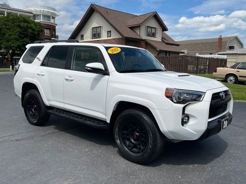 Used 2022 Toyota 4Runner TRD Off-Road Premium w/ TRD Black Wheel Package (TMS) AWD/4WD image 39