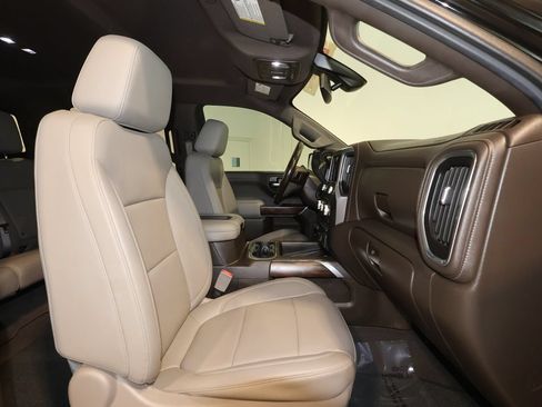 Used 2021 GMC Sierra 1500 SLT w/ SLT Premium Plus Package AWD/4WD image 18