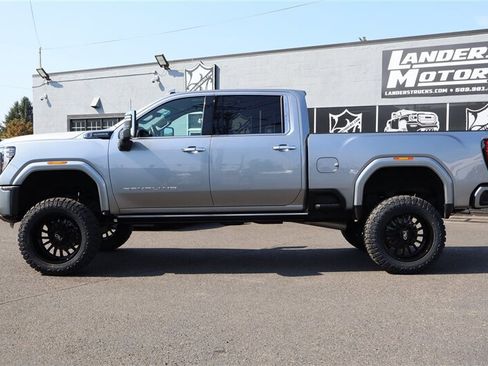 Used 2025 GMC Sierra 3500 Denali Ultimate AWD/4WD image 2