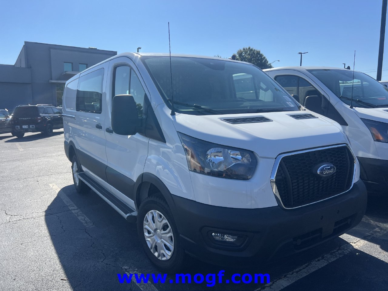 Used 2025 Ford Transit 250 Low Roof w/ Exterior Upgrade Package RWD image 2