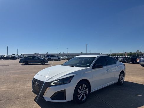 Certified 2025 Nissan Altima 2.5 S image 11