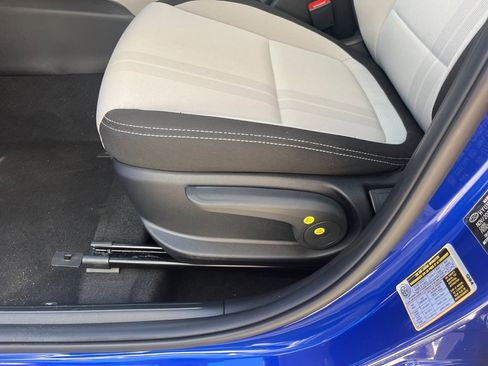 Used 2025 Hyundai Venue SEL image 16