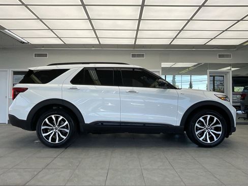 Used 2022 Ford Explorer ST-Line w/ Class IV Trailer Tow Package image 4