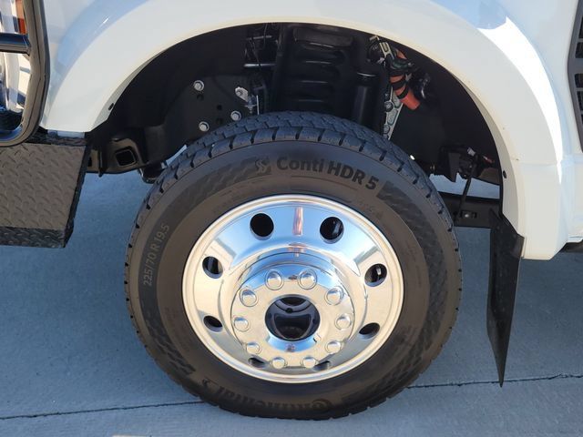 Certified 2026 Ford F450 Platinum w/ FX4 Off-Road Package AWD/4WD image 14