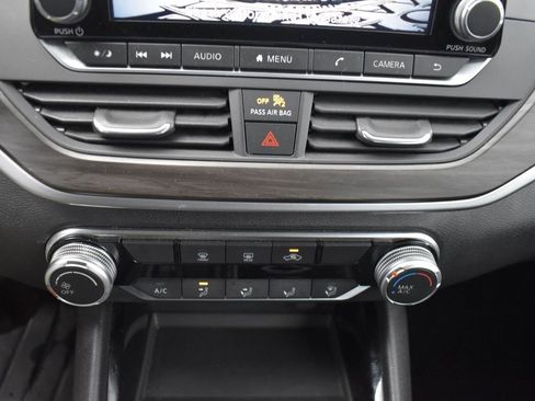 Used 2024 Nissan Altima 2.5 SV image 15