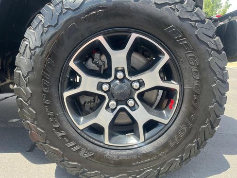 Used 2018 Jeep Wrangler Unlimited Rubicon w/ LED Lighting Group AWD/4WD image 31